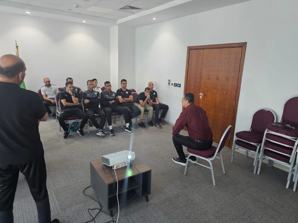اجتماع لحكام VAR