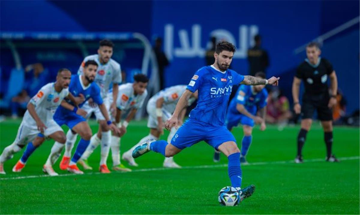 الهلال ضد الفتح