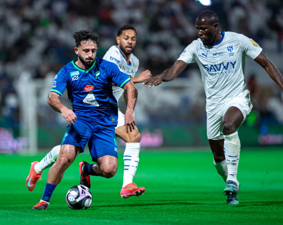 الهلال ضد الفتح