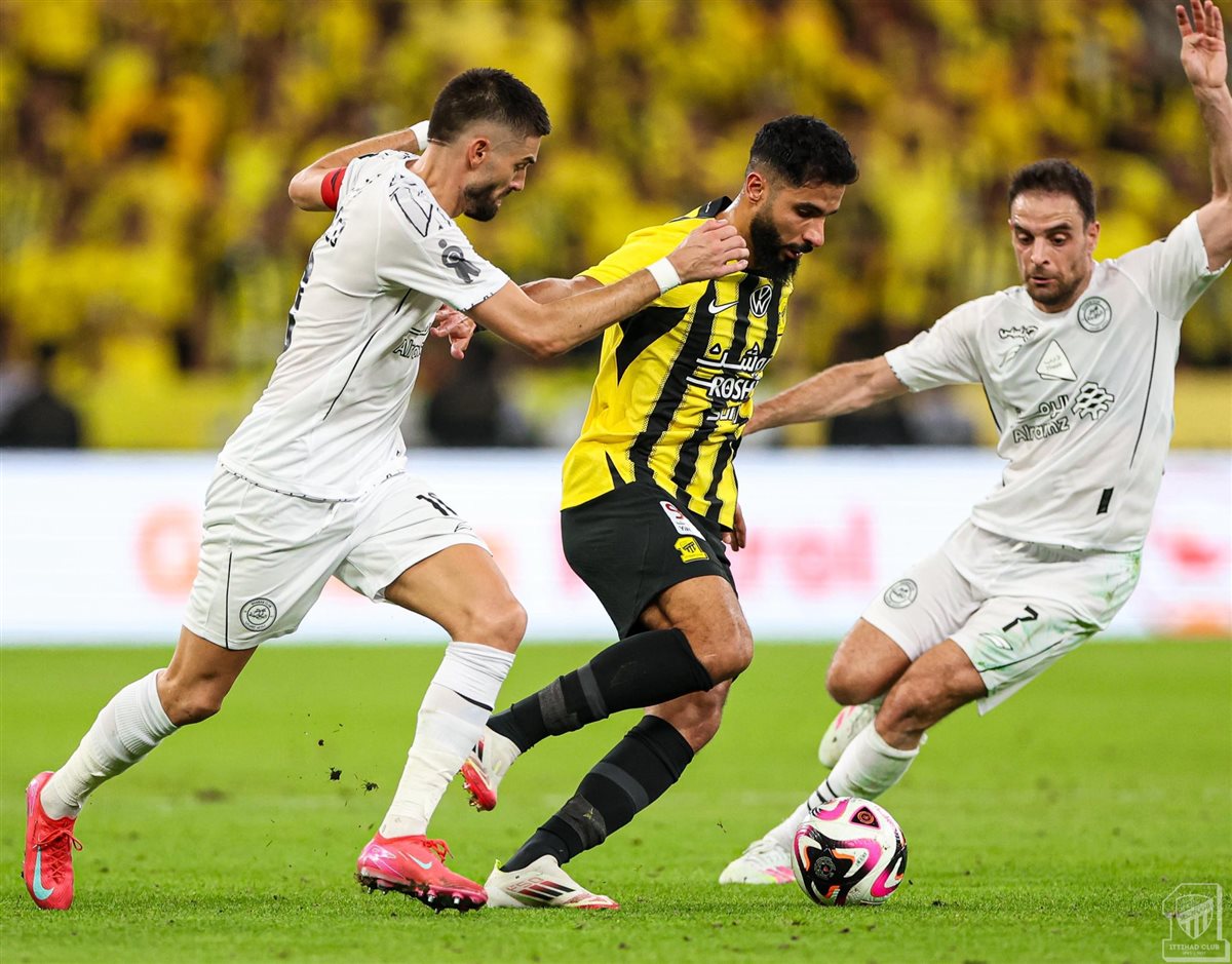 الشباب ضد الاتحاد