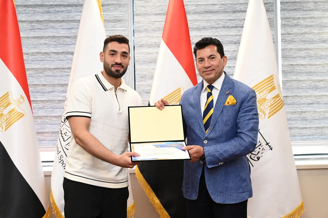 وزير الشباب والرياضة