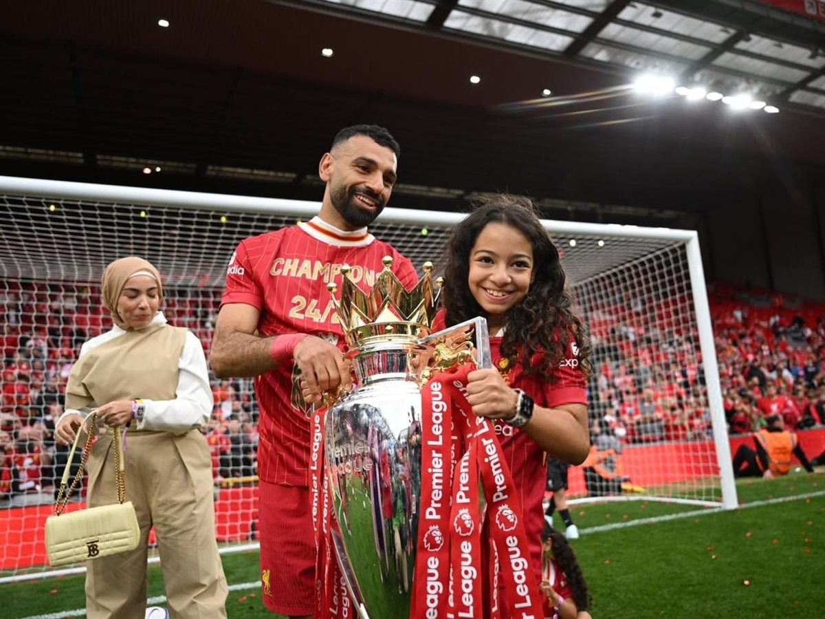 محمد صلاح وأسرته