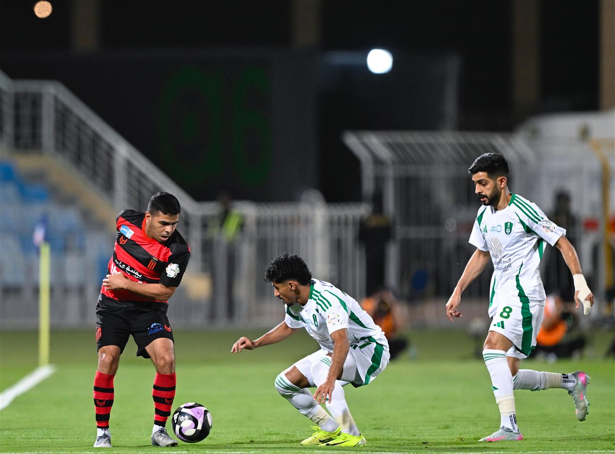 الأهلي ضد الرياض