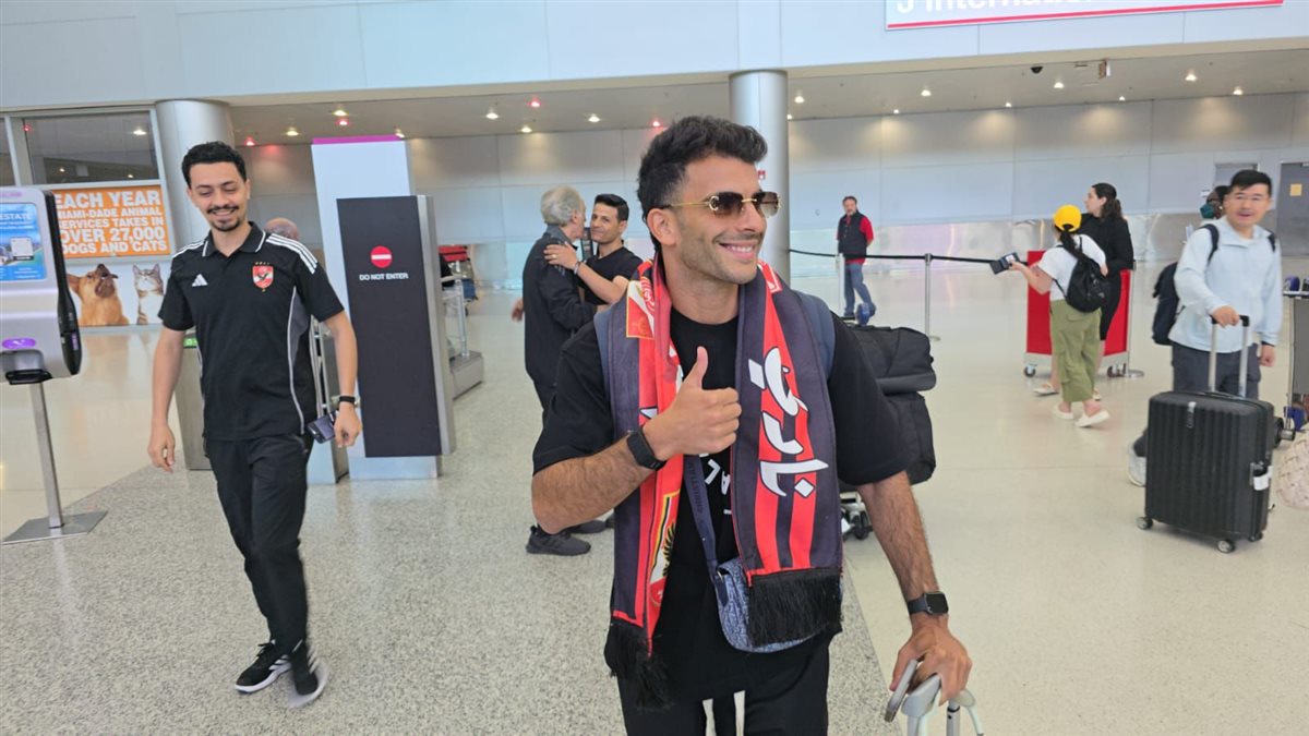 احمد سيد زيزو لاعب الأهلى 