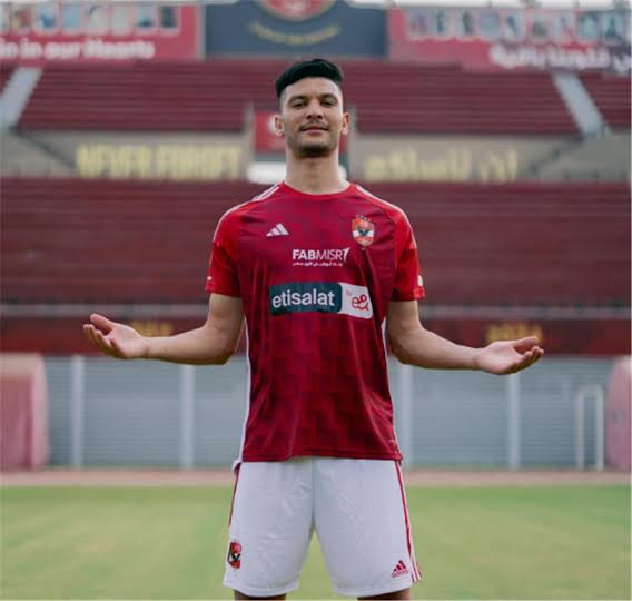 اشرف دارى لاعب الأهلى موقع اوفسايد