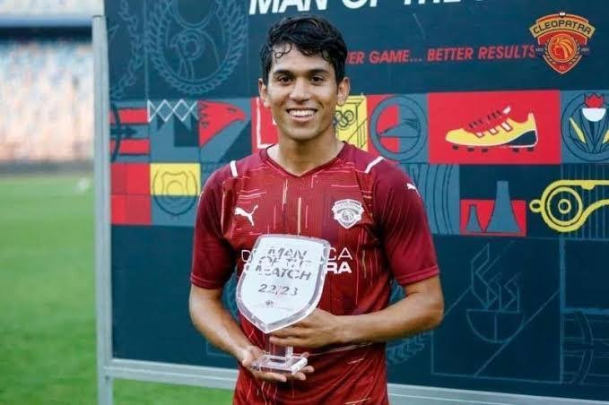 محمد شكرى لاعب سيراميكا