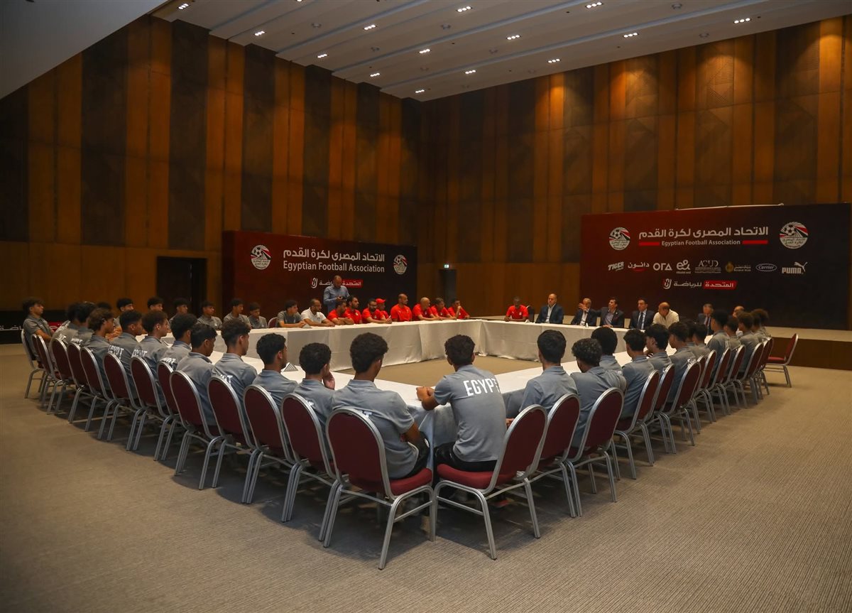 وزير الشباب والرياضة يزور معسكر منتخب 17 سنة