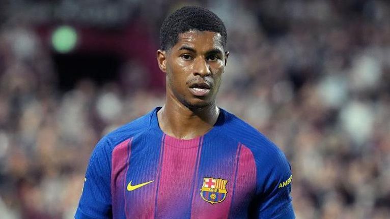 ماركوس راشفورد لاعب الفريق الأول لكرة القدم بنادي برشلونة الإسباني