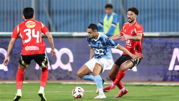 الأهلي وبيراميدز في الدوري المصري