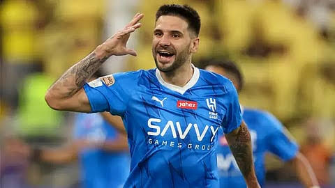 ألكسندر ميتروفيتش لاعب فريق الهلال السعودي 