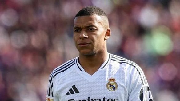 كيليان مبابي لاعب ريال مدريد ومنتخب فرنسا