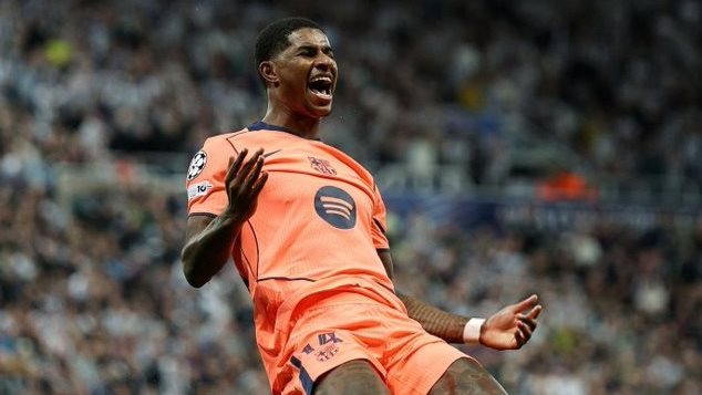 ماركوس راشفورد لاعب الفريق الأول لكرة القدم بنادي برشلونة المعار من مانشستر يونايتد