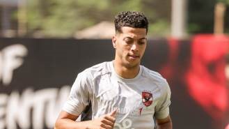 إمام عاشور لاعب الفريق الأول لكرة القدم بالنادي الأهلي