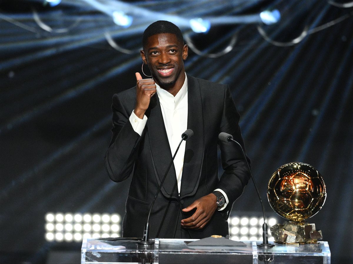 عثمان ديمبيلي لاعب الفريق الأول لكرة القدم بنادي باريس سان جيرمان الفرنسي والذي يفاوضه الهلال السعودي خلال فترة الانتقالات الصيفية الحالية