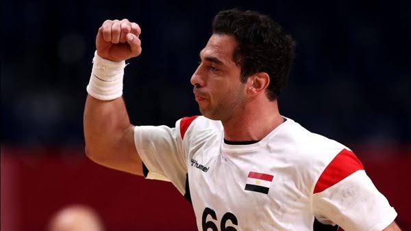 أحمد الأحمر لاعب الفريق الأول لكرة اليد بنادي الزمالك 
