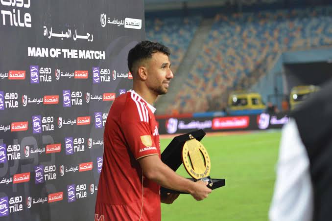 محمود حسن تريزيجيه لاعب الفريق الأول لكرة القدم بالنادي الأهلي 