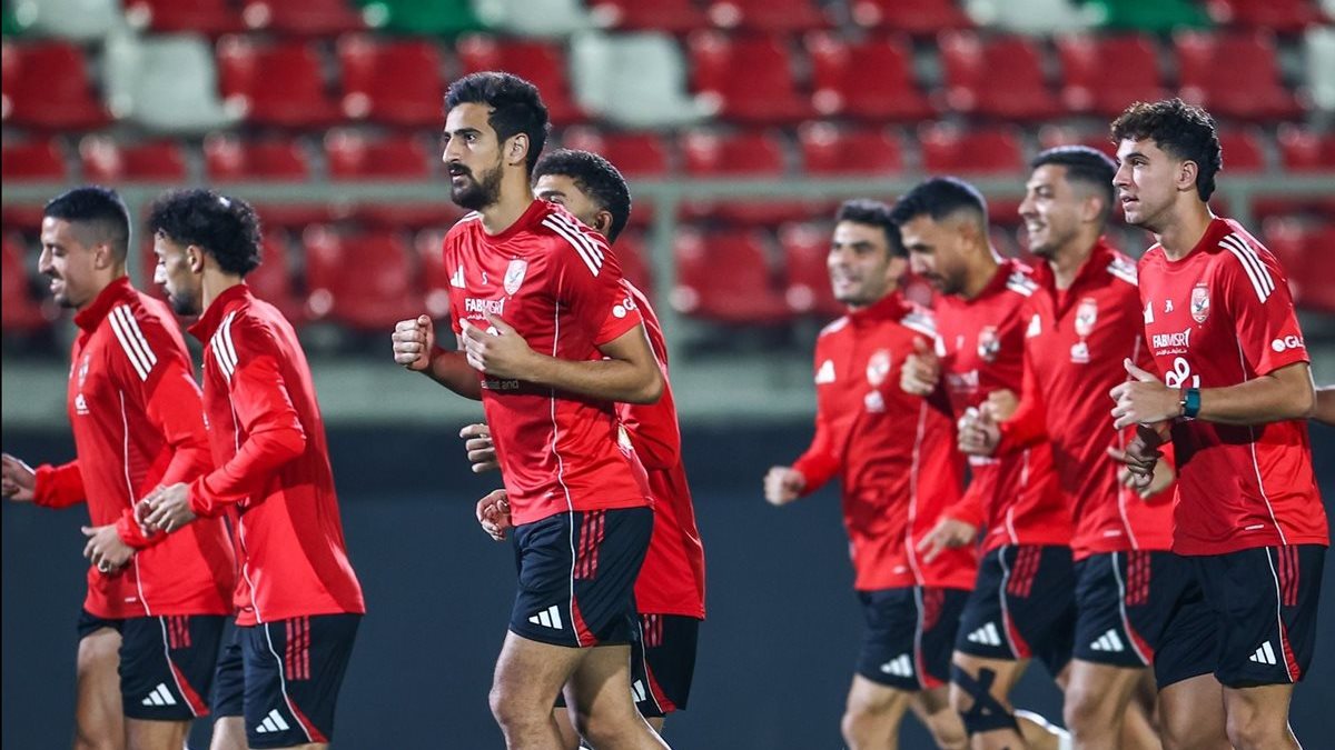 الفريق الأول لكرة القدم بالنادي الأهلي