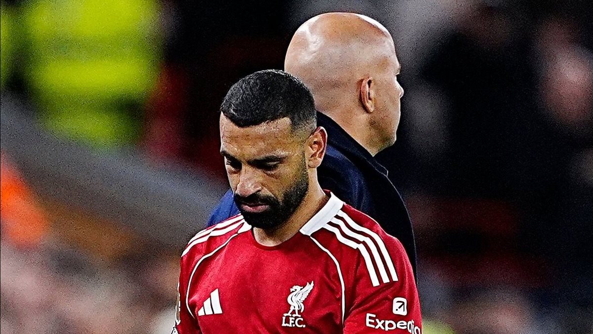 محمد صلاح لاعب الفريق الأول لكرة القدم بنادي ليفربول الإنجليزي