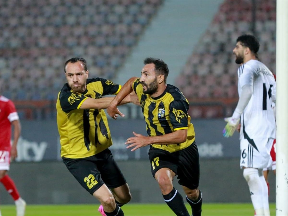 الفريق الأول لكرة القدم بنادي المقاولون العرب والذي يواجه طلائع الجيش في الدوري المصري الممتاز للموسم الحالي 2025-2026