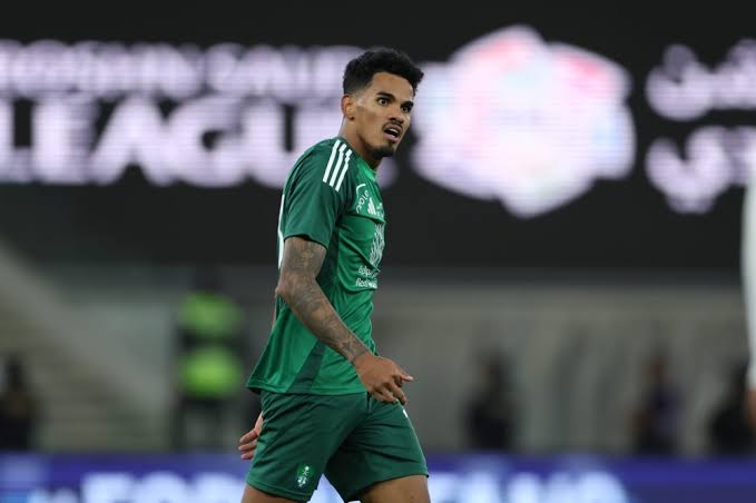 البرازيلي جالينو لاعب الفريق الأول لكرة القدم بنادي أهلي جدة السعودي 