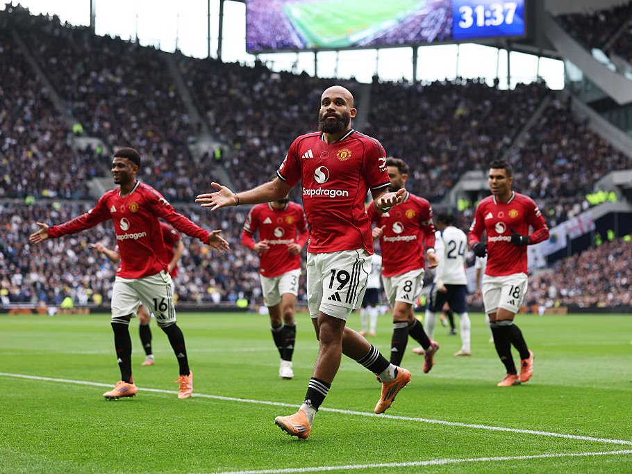 الفريق الأول لكرة القدم بنادي مانشستر يونايتد الإنجليزي