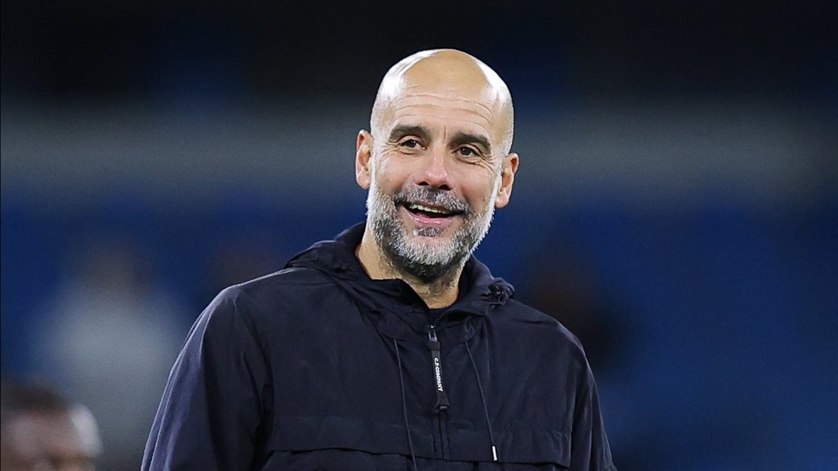 بيب جوارديولا المدير الفني للفريق الأول لكرة القدم بنادي مانشستر سيتي الإنجليزي