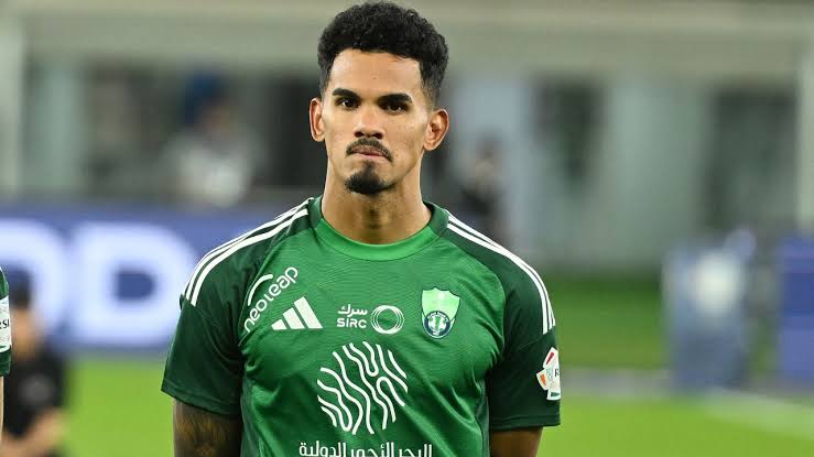 جالينو لاعب الفريق الأول لكرة القدم بنادي أهلي جدة السعودي 
