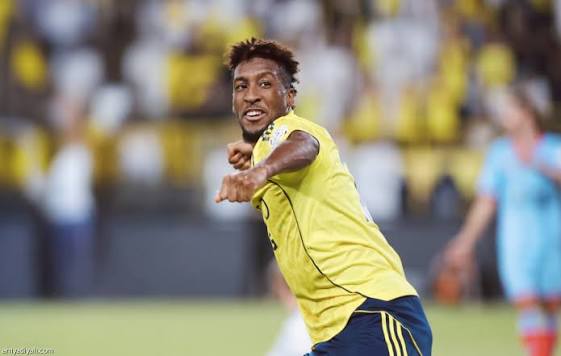 الفرنسي كومان لاعب الفريق الأول لكرة القدم بنادي النصر السعودي 