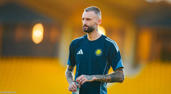 اللاعب الكرواتي مارسيلو بروزوفيتش نجم الفريق الأول لكرة القدم بنادي النصر السعودي