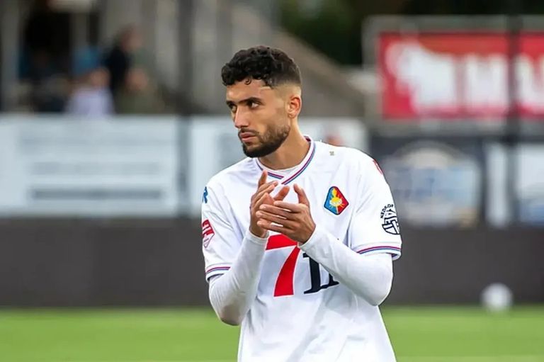 المغربي زكريا الدهشوري لاعب فريق ديبورتيفو لاكورونيا