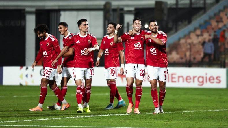 الفريق الأول لكرة القدم بالنادي الأهلي 