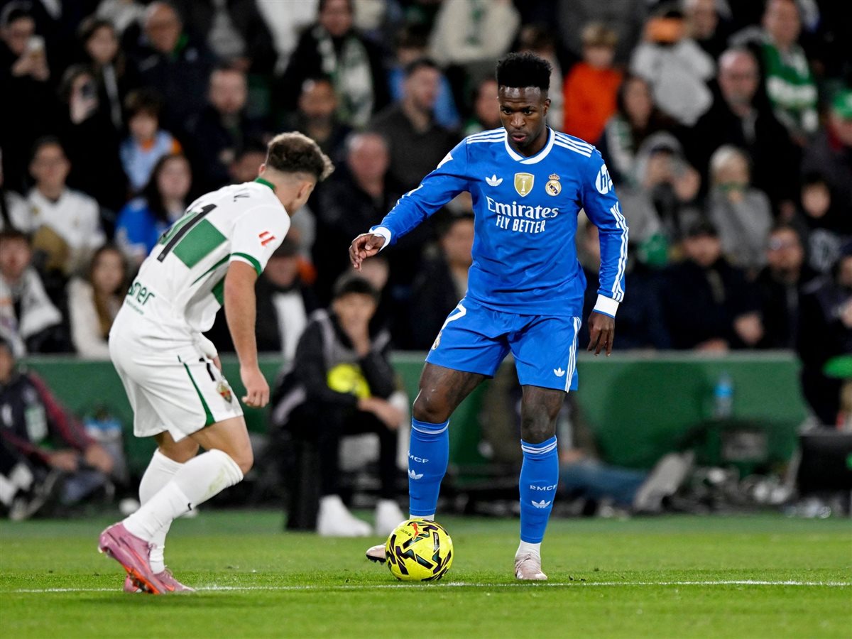 فينيسيوس جونيور لاعب الفريق الأول لكرة القدم بنادي ريال مدريد