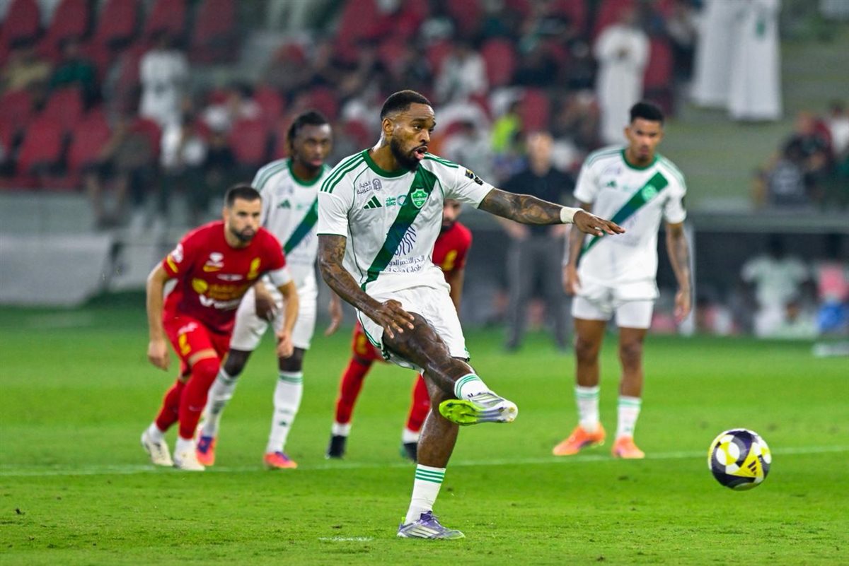 الأهلي ضد القادسية