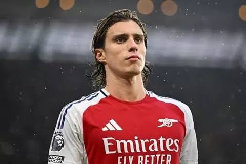 ريكاردو كالافيوري لاعب ارسنال ومنتخب ايطاليا 