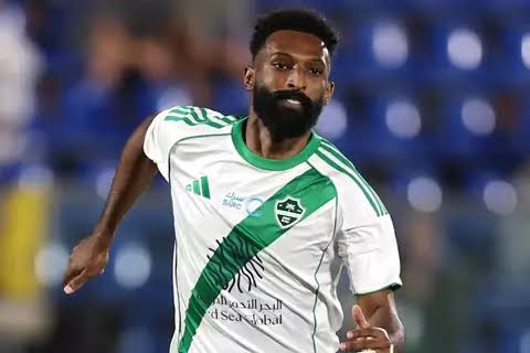 فراس البريكان لاعب الفريق الأول لكرة القدم بنادي أهلي جدة ومنتخب السعودية