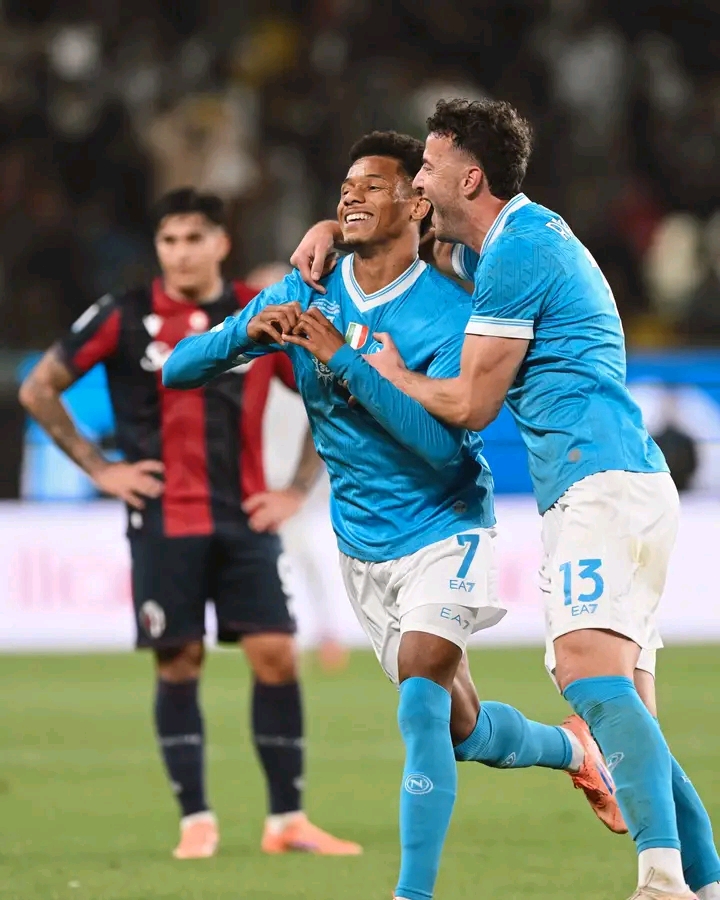 نابولي وبولونيا&nbsp;