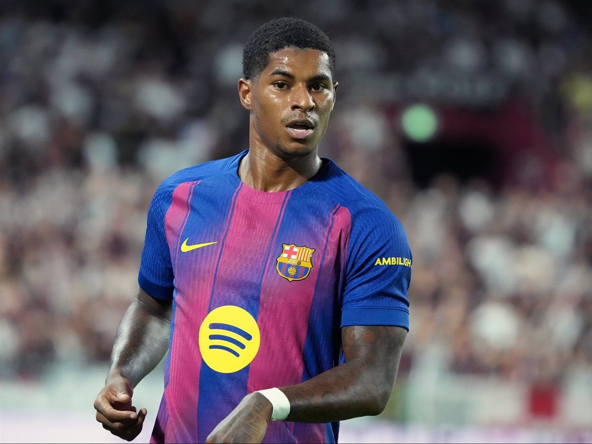 ماركوس راشفورد لاعب الفريق الأول لكرة القدم بنادي برشلونة الإٍسباني المعار من مانشستر يونايتد