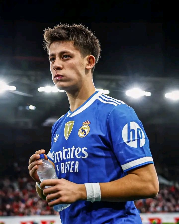 أردا جولر لاعب الفريق الأول لكرة القدم بنادي ريال مدريد الإسباني&nbsp;