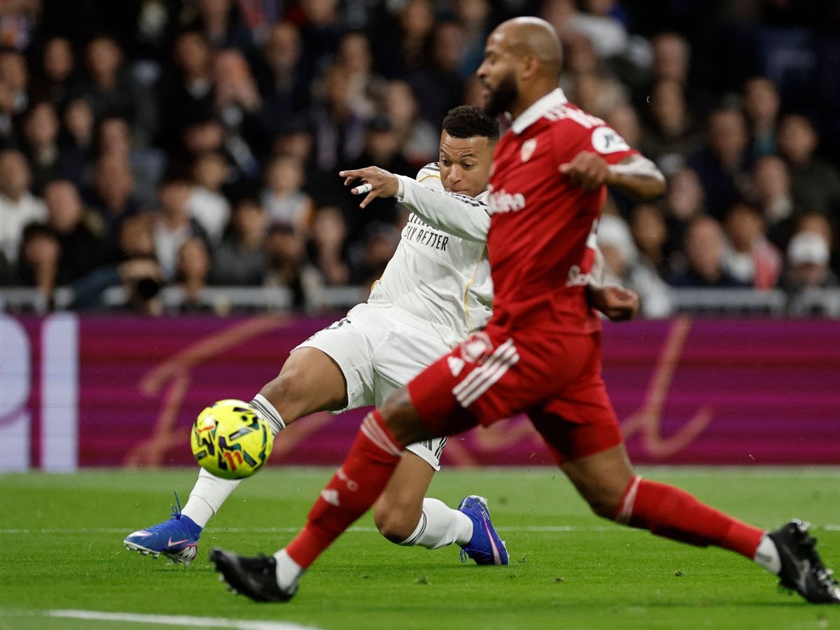 الفريق الأول لكرة القدم بنادي ريال مدريد الإسباني&nbsp;