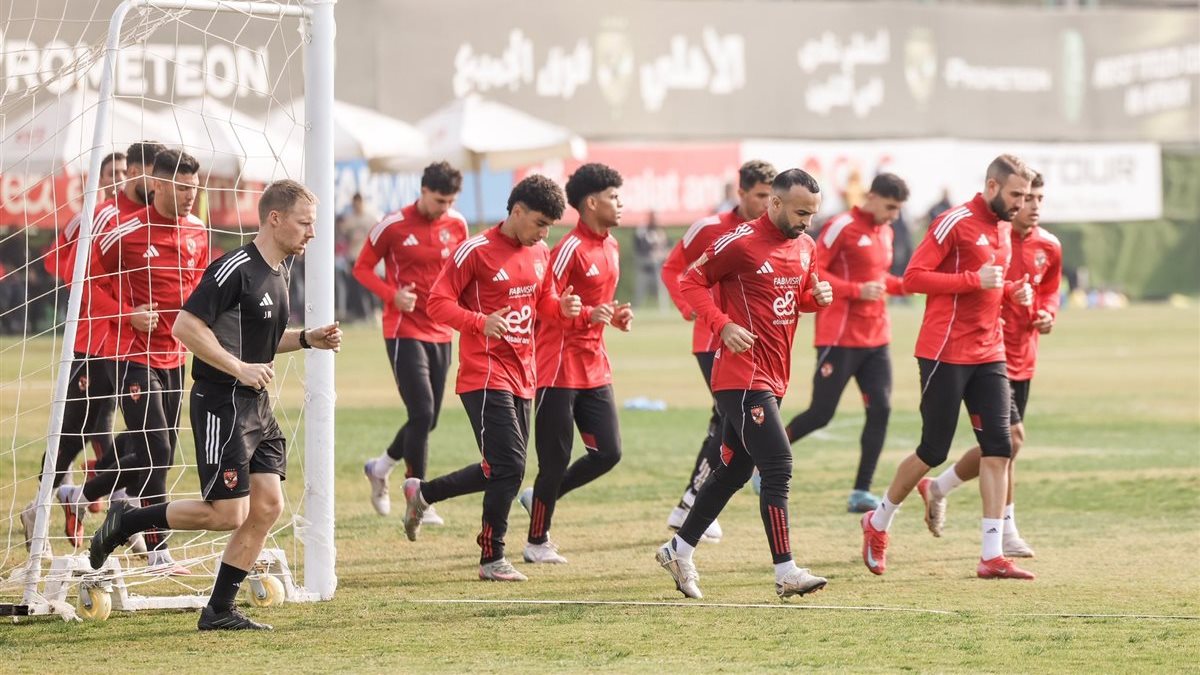 الفريق الأول لكرة القدم بالنادي الأهلي