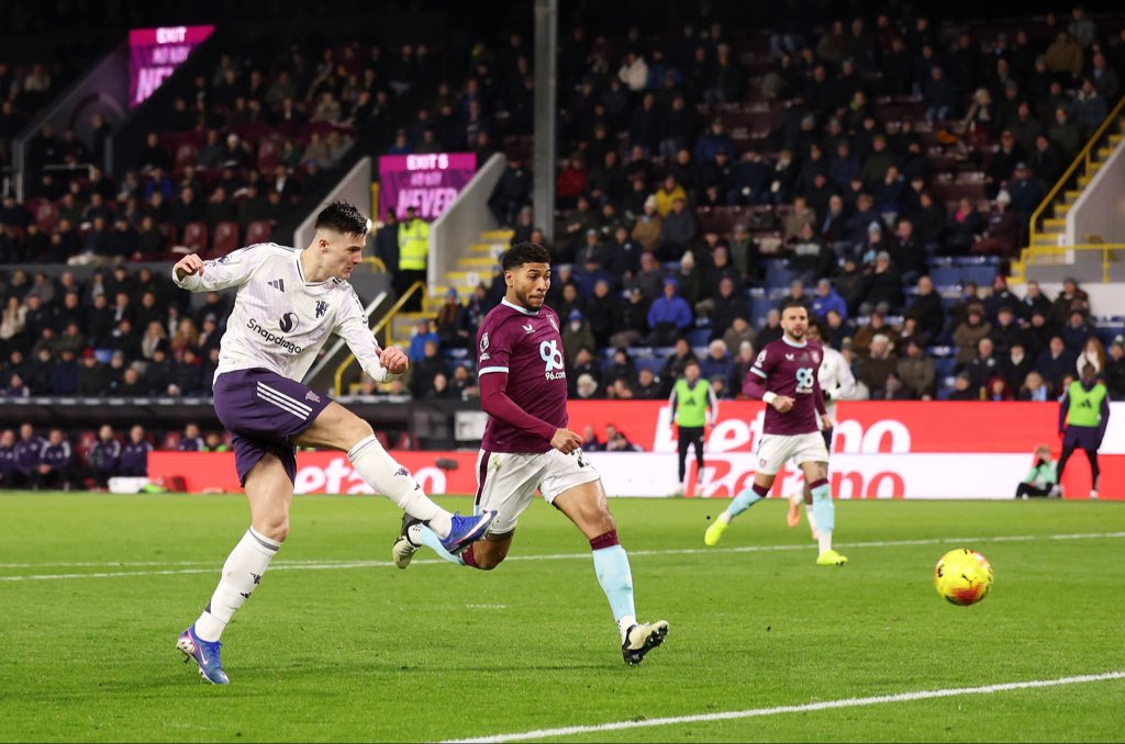 مانشستر يونايتد ضد بيرنلى