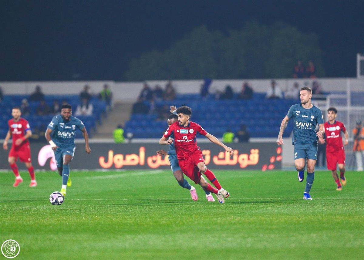 الهلال ضد ضمك&nbsp;