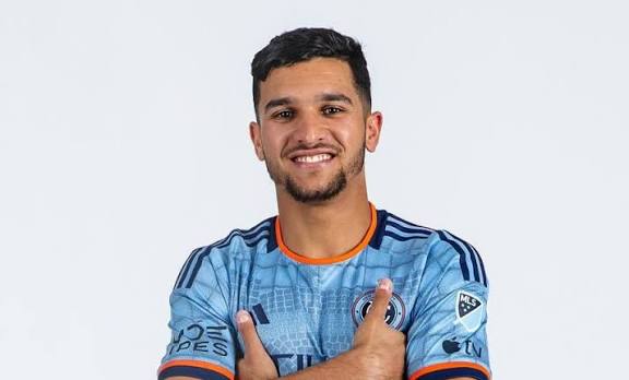 منصف بقرار لاعب الفريق الأول لكرة القدم بنادي دينامو زغرب الكرواتي&nbsp;