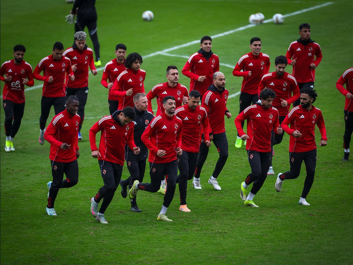 الفريق الأول لكرة القدم بالنادي الأهلي