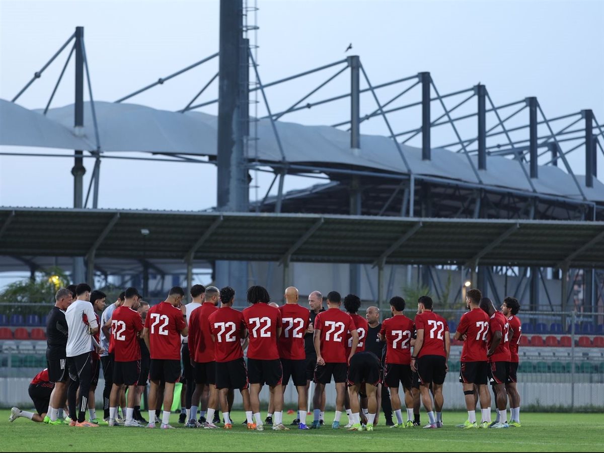 الفريق الأول لكرة القدم بالنادي الأهلي والذي يستعد لمواجهة يانج أفريكانز التنزاني في إطار دور المجموعات ببطولة دوري أبطال إفريقيا&nbsp;