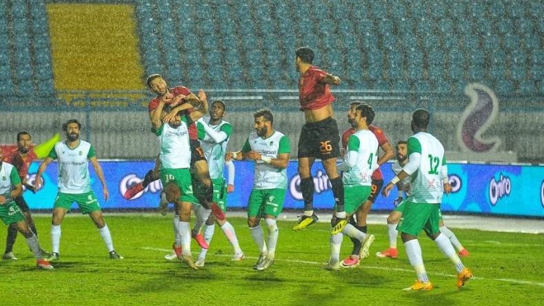 الفريق الأول لكرة القدم بنادي الاتحاد السكندري والذي تلقى هزيمة أمس من الزمالك بهدف دون رد في إطار بطولة الدوري المصري الممتاز&nbsp;