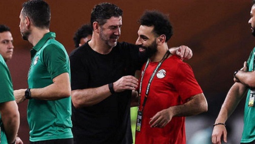 روي فيتوريا وصلاح