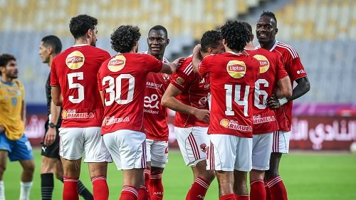الفريق الأول لكرة القدم بالنادي الأهلي والذي فاز على الإسماعيلي أمس الأربعاء في إطار بطولة الدوري المصري الممتاز&nbsp;