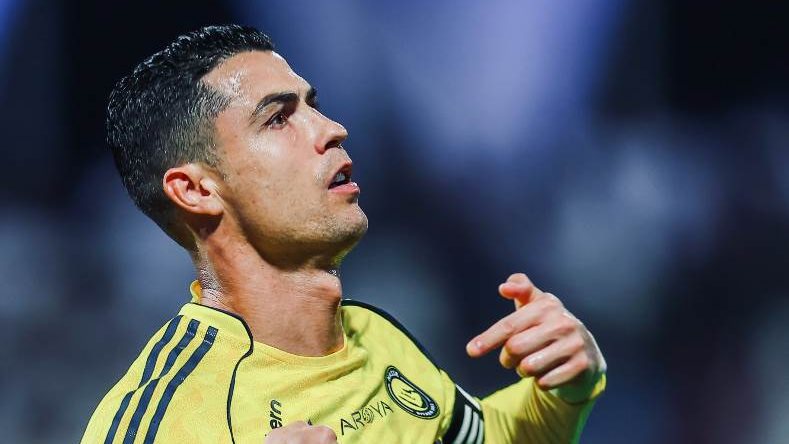 كريستيانو رونالدو لاعب الفريق الأول لكرة القدم بنادي النصر السعودي