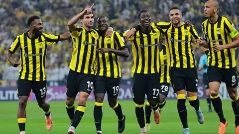 الفريق الأول لكرة القدم بنادي إتحاد جدة السعودي والذي يستعد لمواجهة الخليج في دوري روشن عند الساعة التاسعة مساءً بتوقيت القاهرة العاشرة مساءً بتوقيت مكة المكرمة&nbsp;